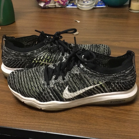 70% off Nike Shoes - Nike shoes from Sarau0027s closet on Poshmark 70% off Nike Shoes - Nike shoes from Sarau0027s closet on Poshmark